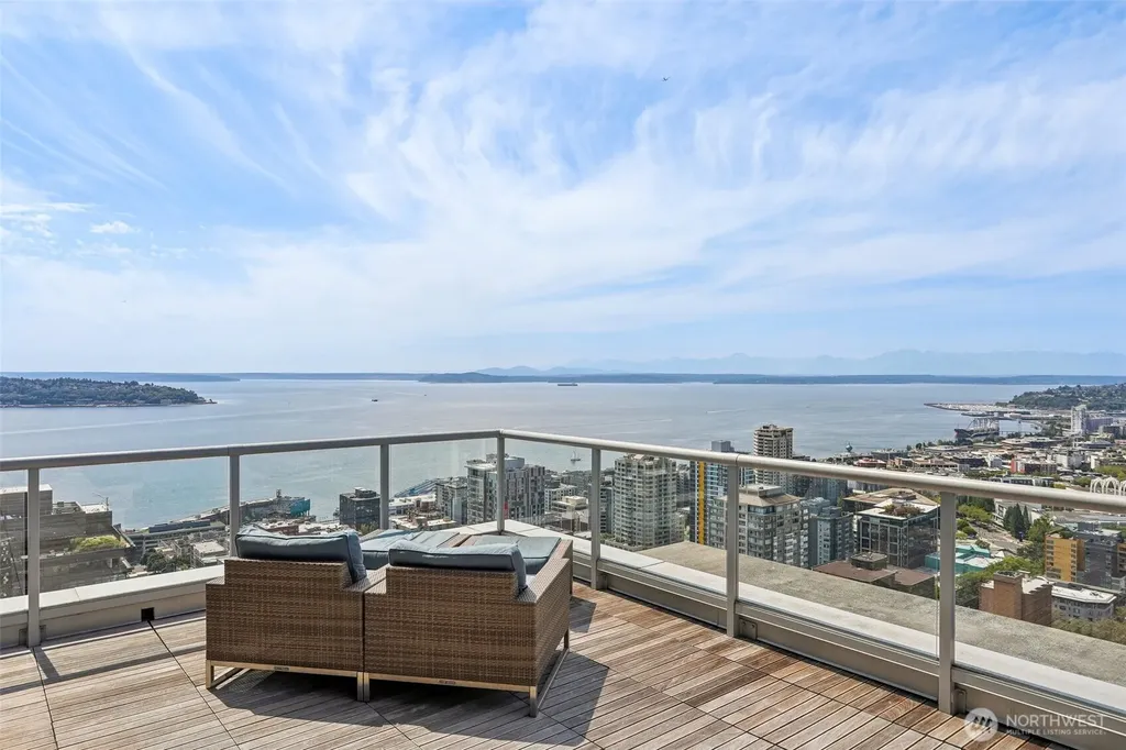 588 Bell Street Seattle WA 98121