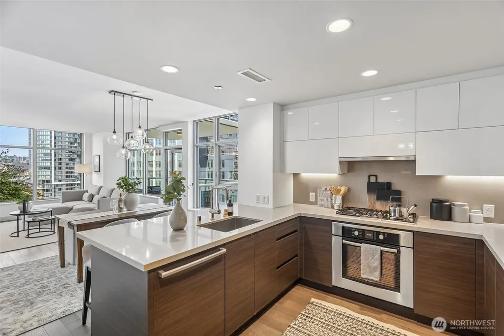 588 Bell Street Seattle WA 98121