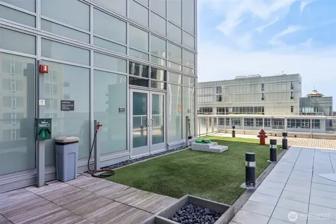 588 Bell Street Seattle WA 98121