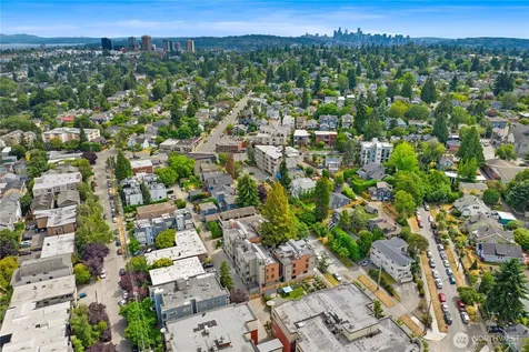 6540 Latona Avenue NE Seattle WA 98115