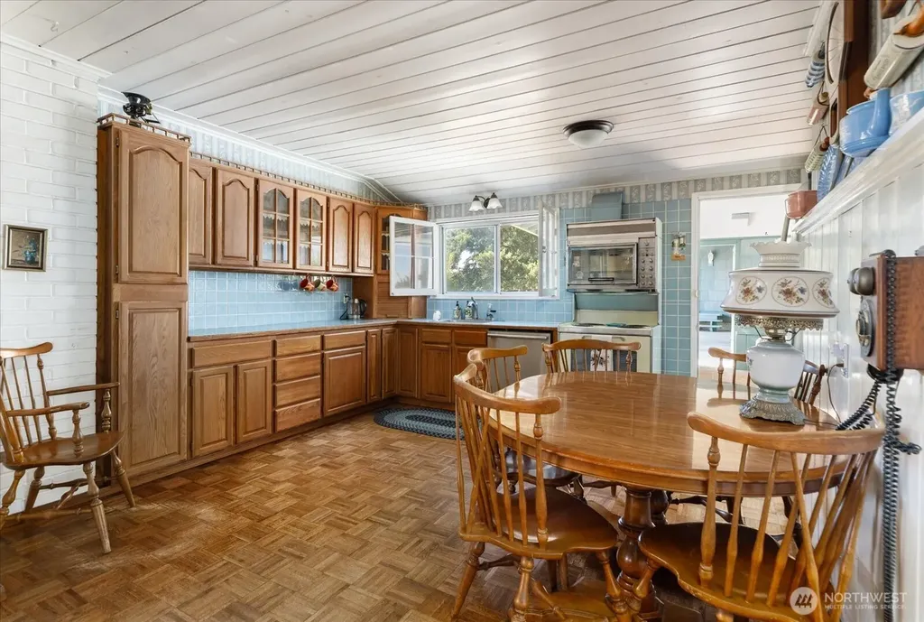 6054 Snapdragon Lane Clinton WA 98236