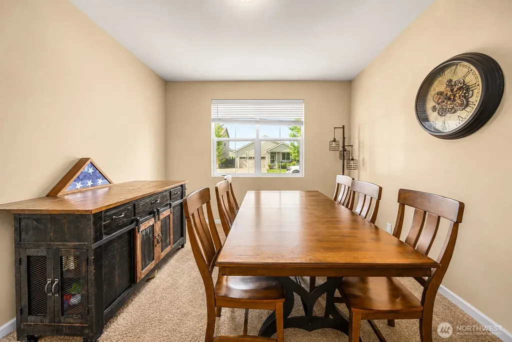 516 Petersen Drive E Enumclaw WA 98022