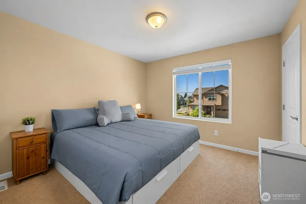 516 Petersen Drive E Enumclaw WA 98022