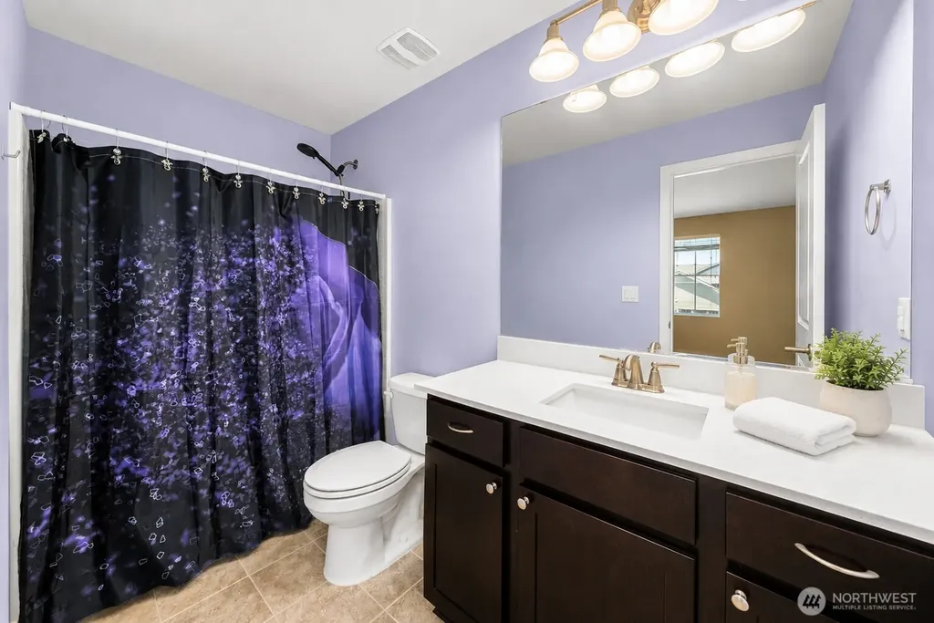 516 Petersen Drive E Enumclaw WA 98022