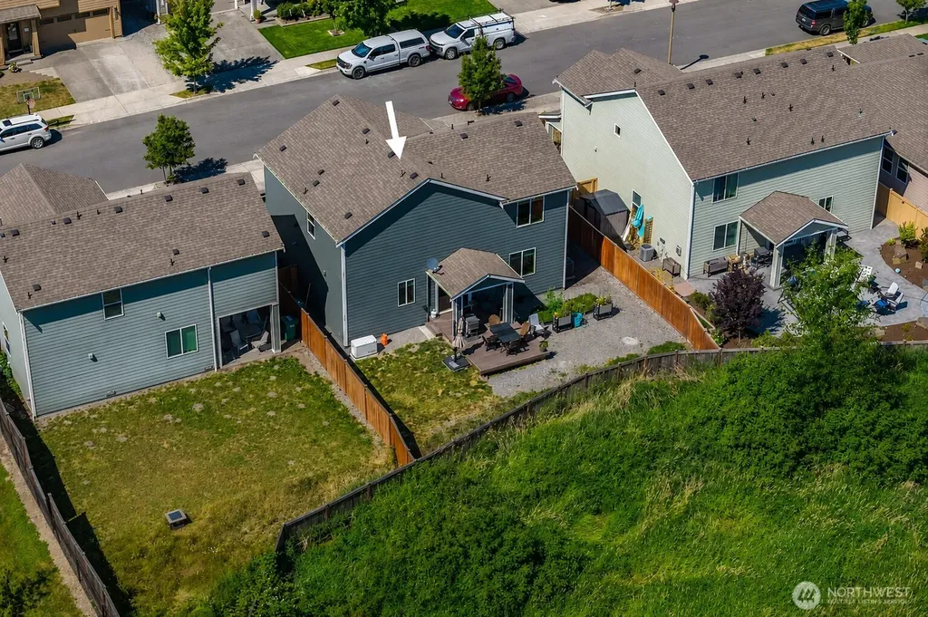516 Petersen Drive E Enumclaw WA 98022