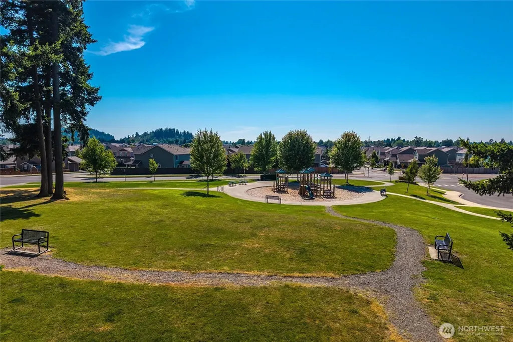 516 Petersen Drive E Enumclaw WA 98022