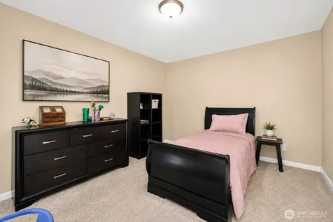 516 Petersen Drive E Enumclaw WA 98022