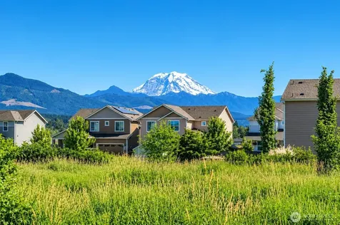 516 Petersen Drive E Enumclaw WA 98022