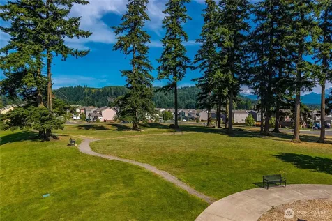 516 Petersen Drive E Enumclaw WA 98022