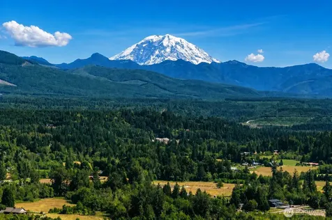 516 Petersen Drive E Enumclaw WA 98022