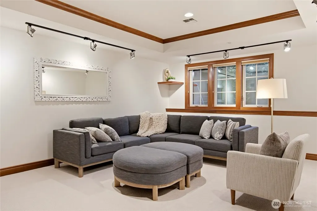 2845 E Lake Sammamish Parkway SE Sammamish WA 98075
