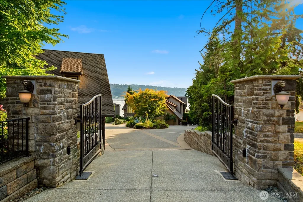 2845 E Lake Sammamish Parkway SE Sammamish WA 98075