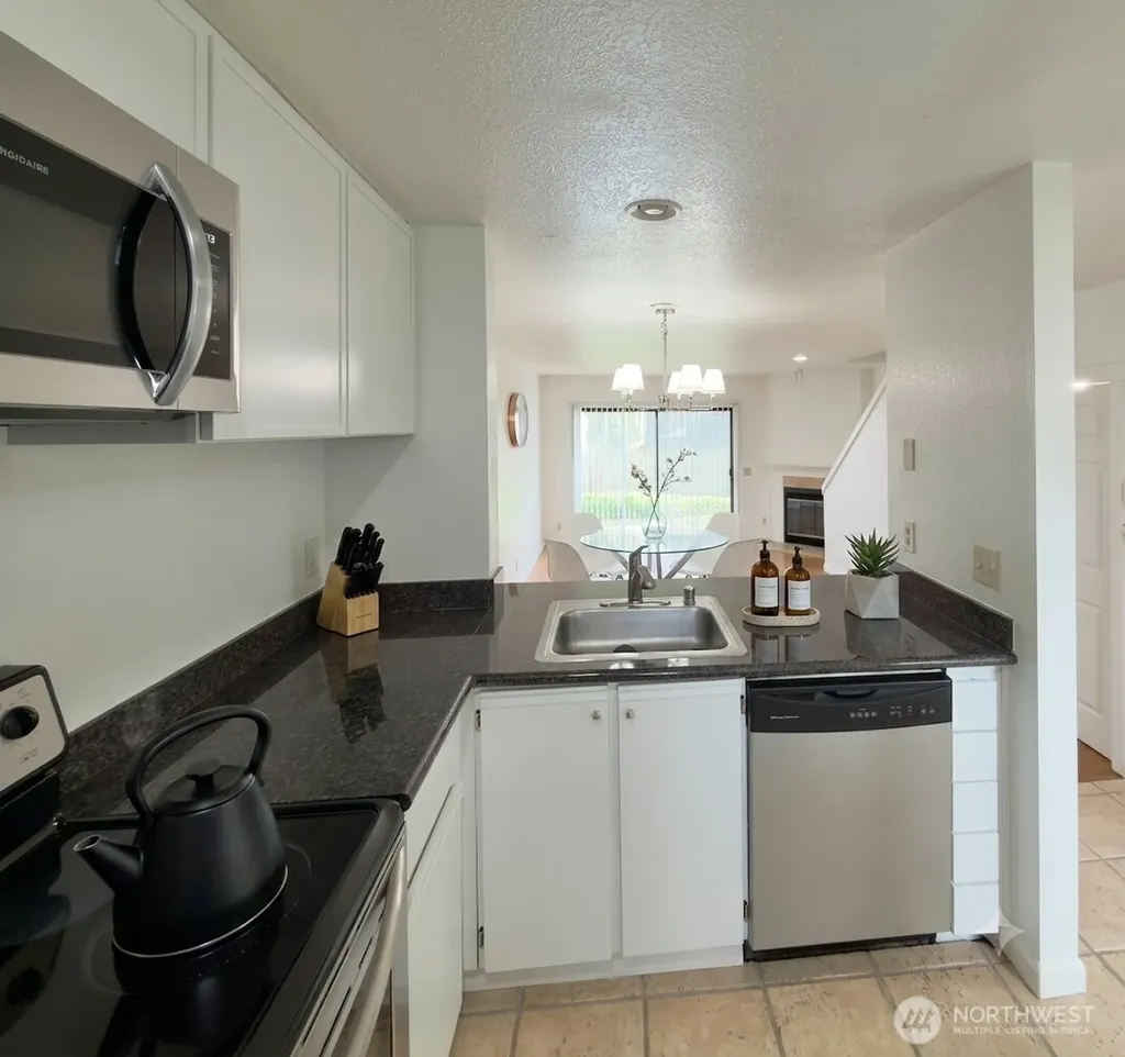 8013 NE 177th Court Kenmore WA 98028
