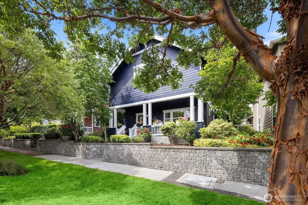 5925 31st Avenue SW Seattle WA 98126