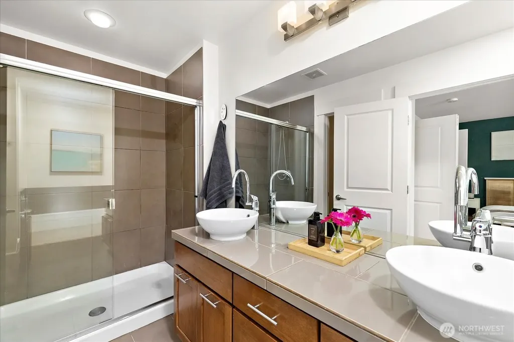 5925 31st Avenue SW Seattle WA 98126