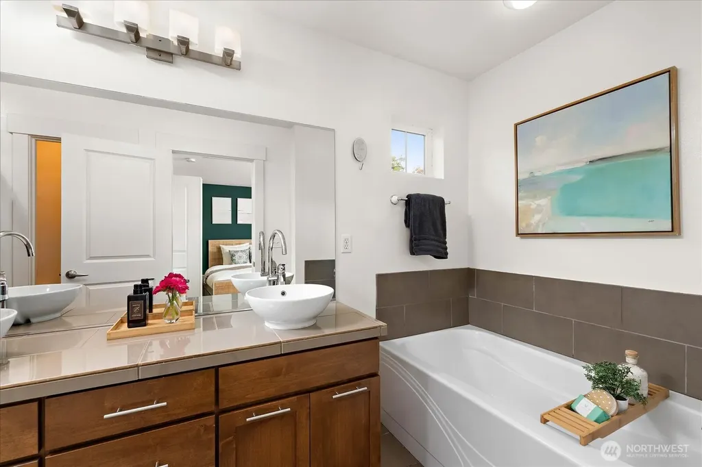 5925 31st Avenue SW Seattle WA 98126