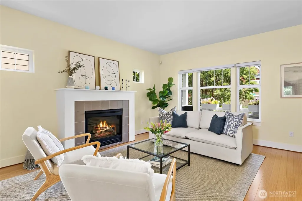 5925 31st Avenue SW Seattle WA 98126