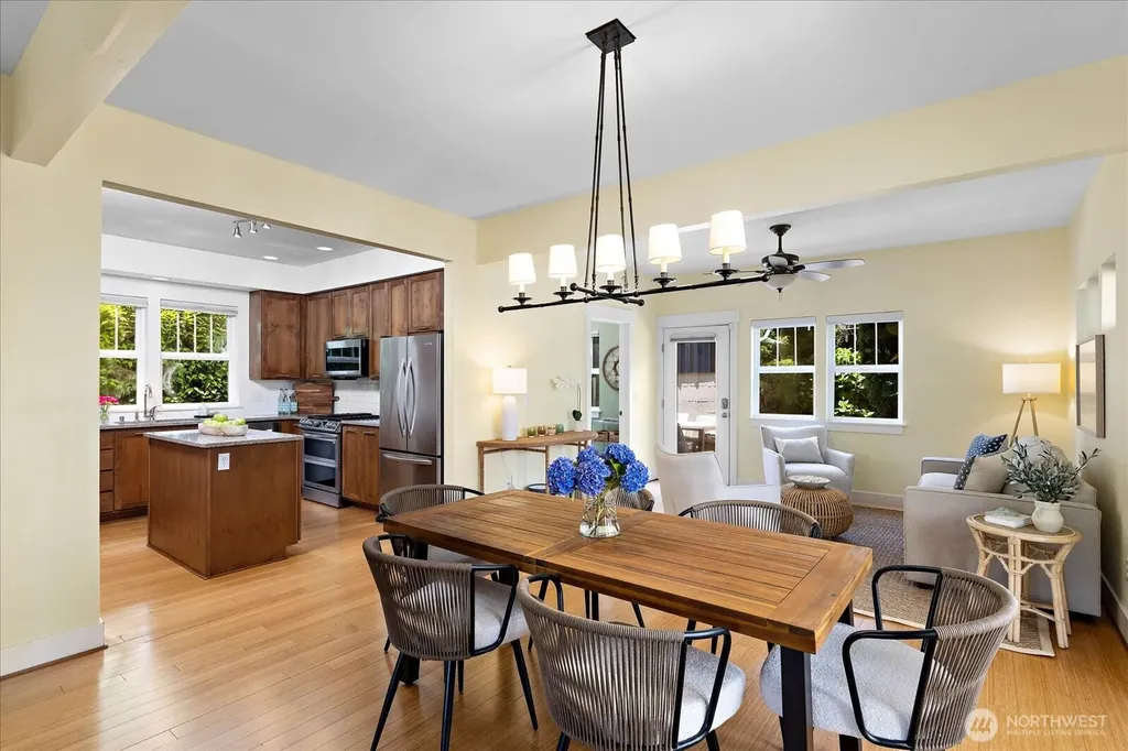 5925 31st Avenue SW Seattle WA 98126