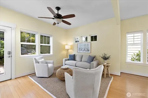 5925 31st Avenue SW Seattle WA 98126