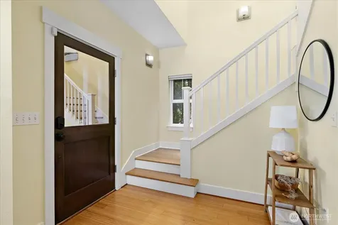 5925 31st Avenue SW Seattle WA 98126