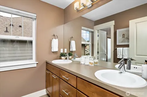 5925 31st Avenue SW Seattle WA 98126