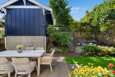 5925 31st Avenue SW Seattle WA 98126