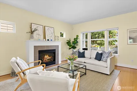 5925 31st Avenue SW Seattle WA 98126