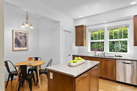 5925 31st Avenue SW Seattle WA 98126