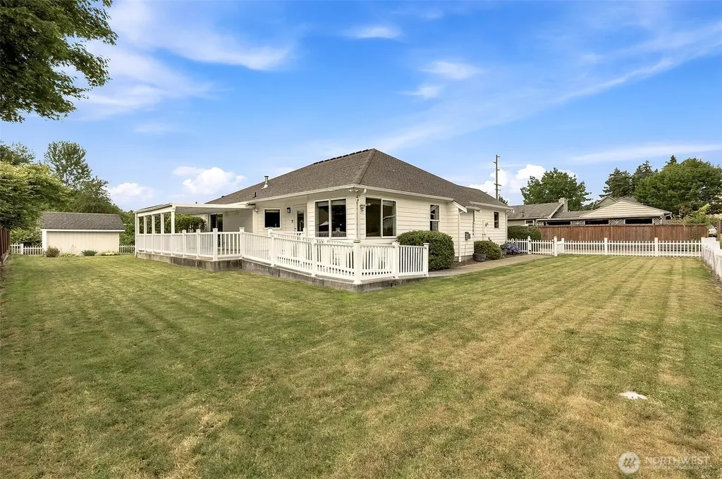 3204 20th Street SW Puyallup WA 98373