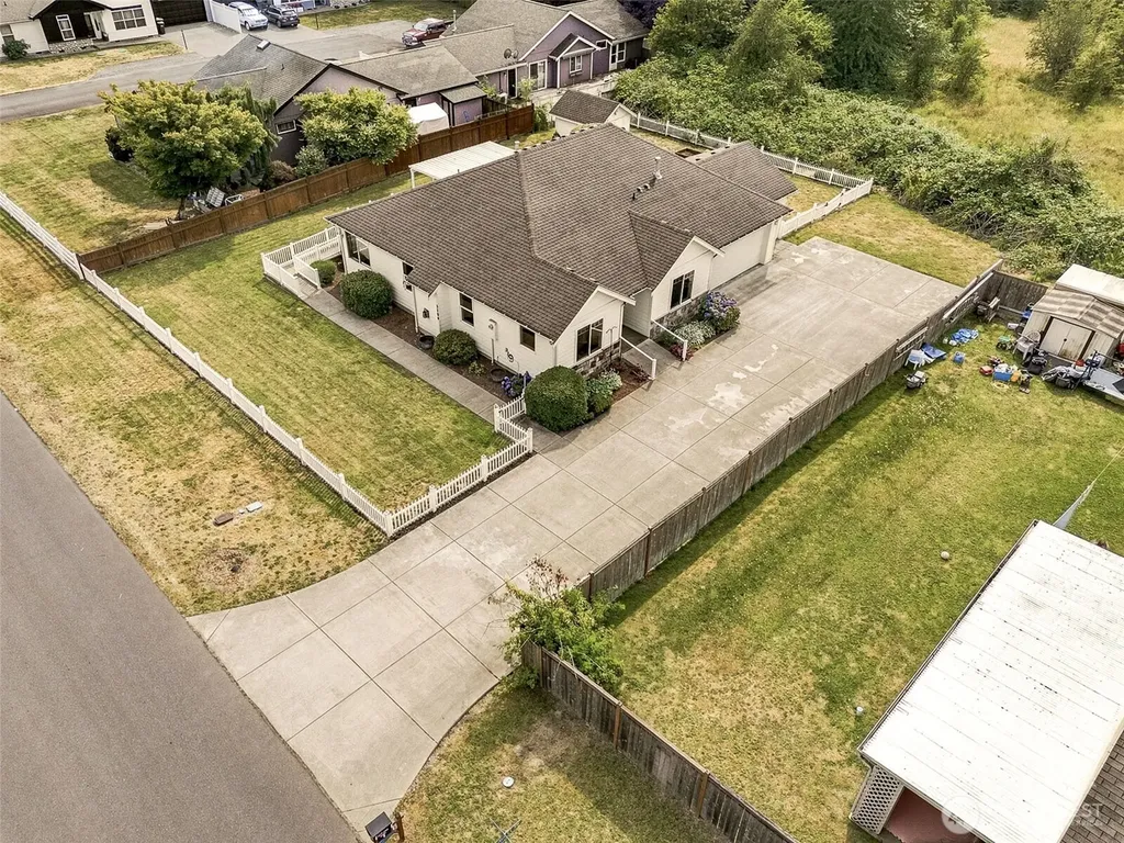 3204 20th Street SW Puyallup WA 98373