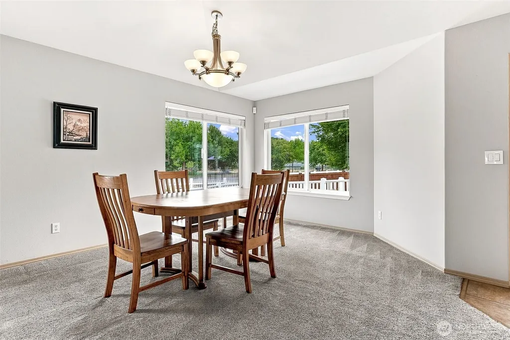 3204 20th Street SW Puyallup WA 98373