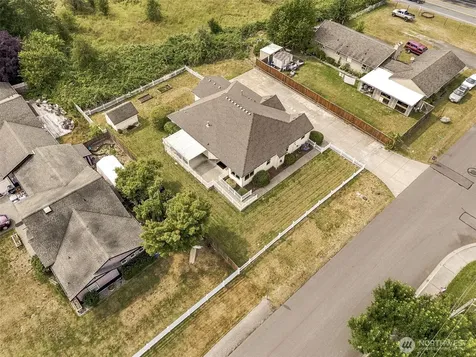 3204 20th Street SW Puyallup WA 98373