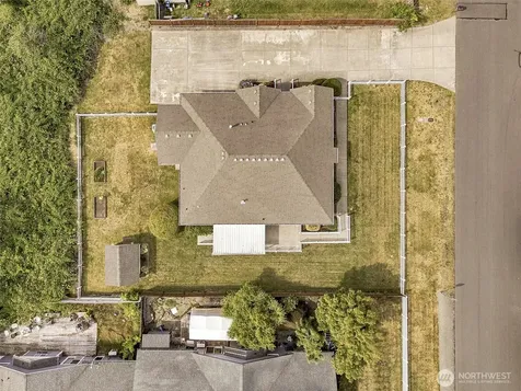 3204 20th Street SW Puyallup WA 98373