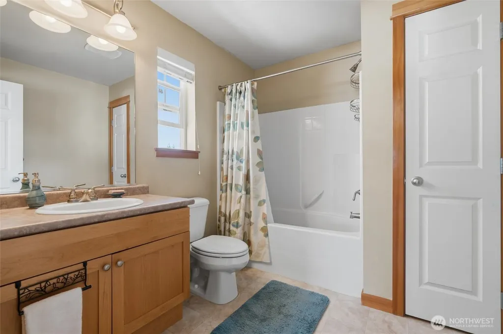104 NE Whimbrel Lane Poulsbo WA 98370