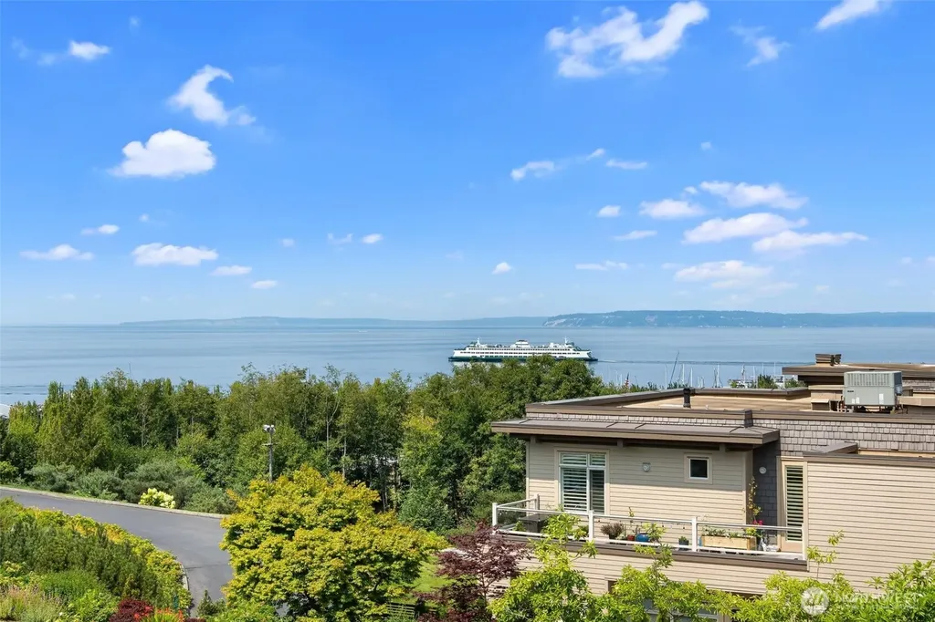 65 Pine Street Edmonds WA 98020