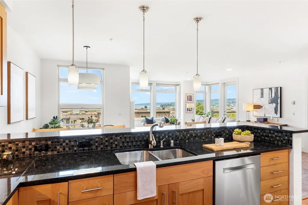 65 Pine Street Edmonds WA 98020