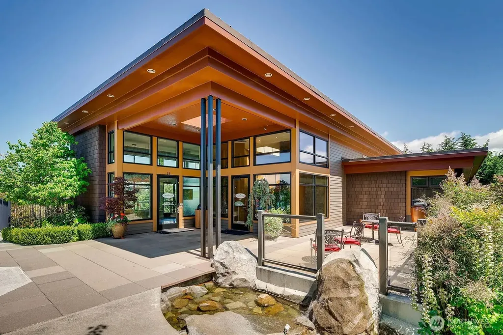 65 Pine Street Edmonds WA 98020
