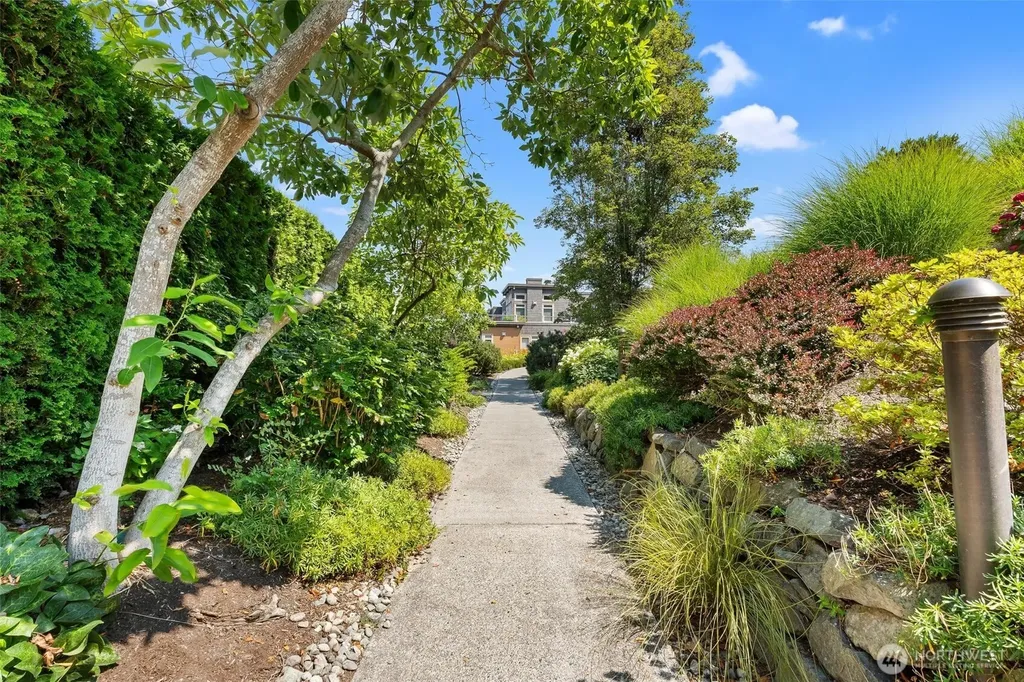 65 Pine Street Edmonds WA 98020