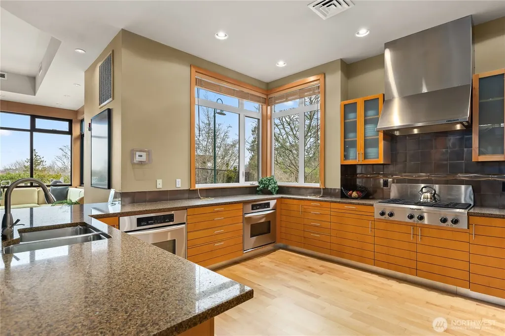 65 Pine Street Edmonds WA 98020
