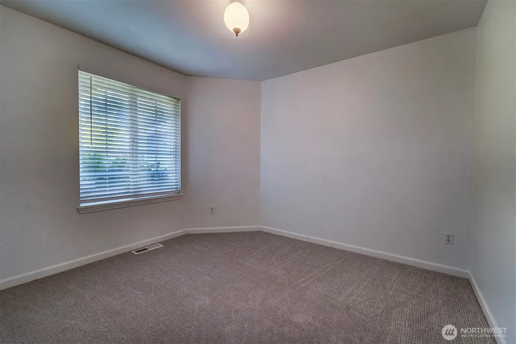 19460 23rd Avenue NE Poulsbo WA 98370