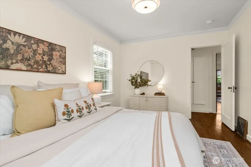 2459 24th Avenue E Seattle WA 98112