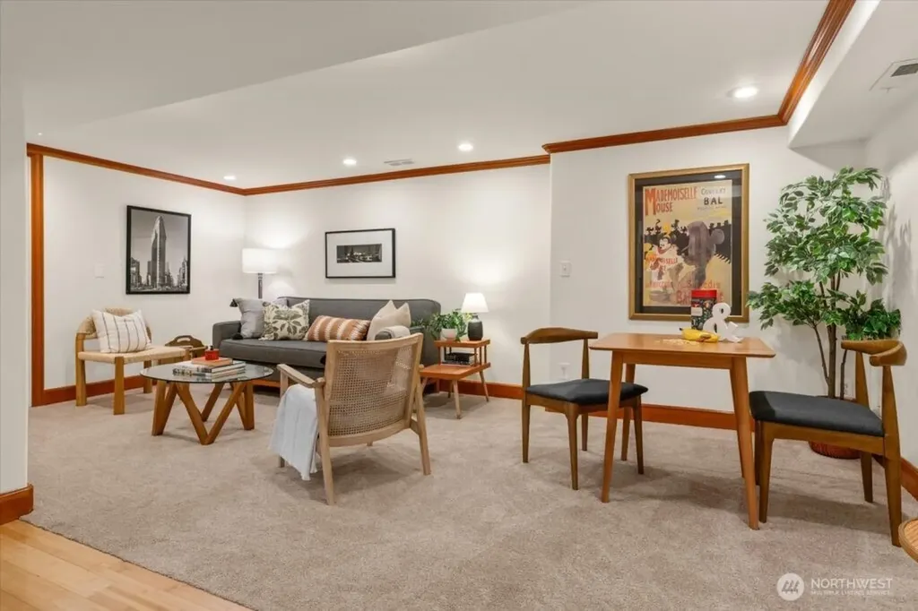 2459 24th Avenue E Seattle WA 98112