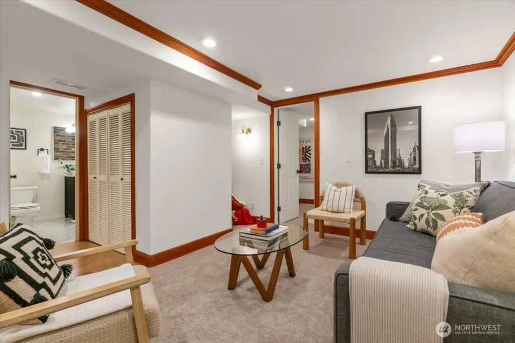 2459 24th Avenue E Seattle WA 98112