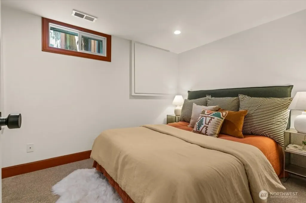 2459 24th Avenue E Seattle WA 98112