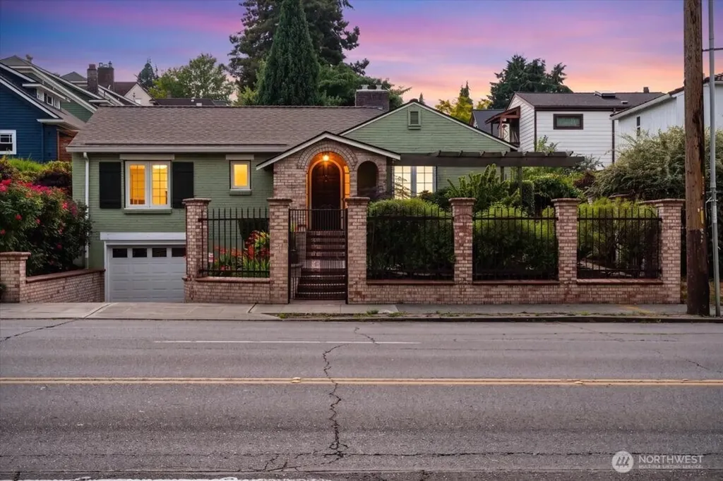 2459 24th Avenue E Seattle WA 98112