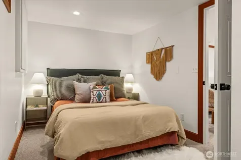 2459 24th Avenue E Seattle WA 98112