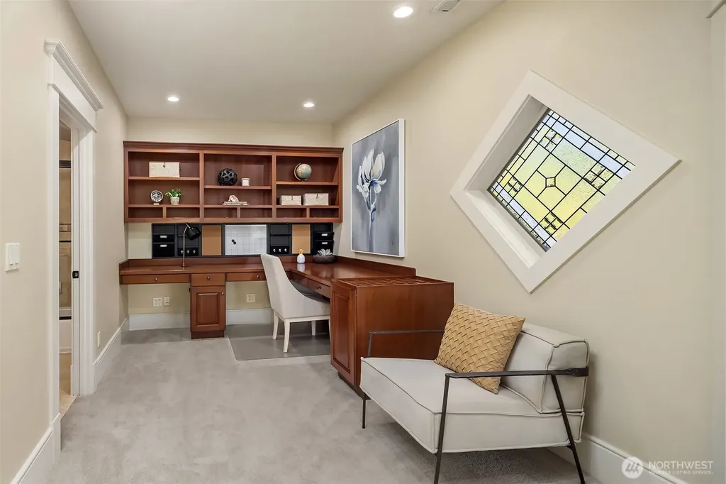805 92nd Avenue NE Bellevue WA 98004