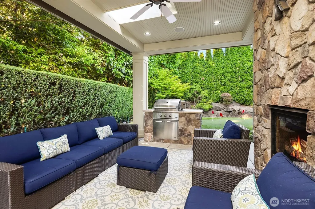 805 92nd Avenue NE Bellevue WA 98004