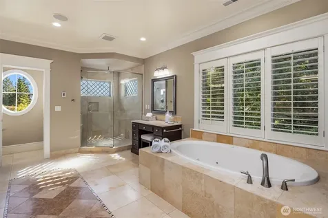 805 92nd Avenue NE Bellevue WA 98004