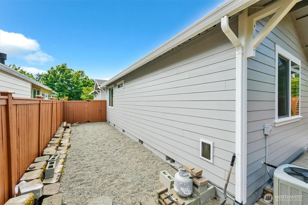 4921 Bend Drive NE Lacey WA 98516
